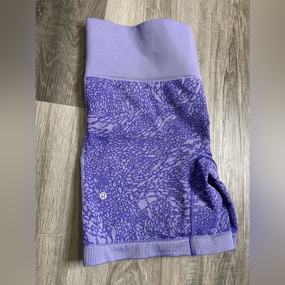 Lululemon Bike Shorts - Picture 1 of 2